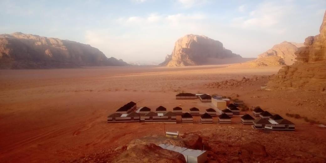 Wadi Rum Quiet Village Camp エクステリア 写真