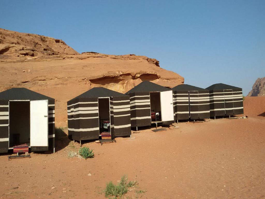 Wadi Rum Quiet Village Camp エクステリア 写真